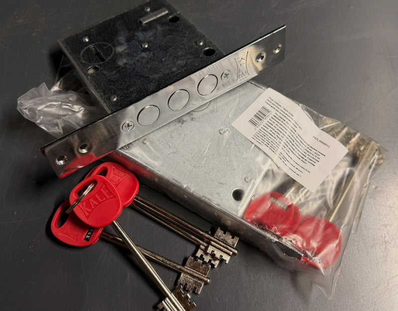 447L0000013 რკინის კარის დამატებითი საკეტი პეპელა გასაღებით kale